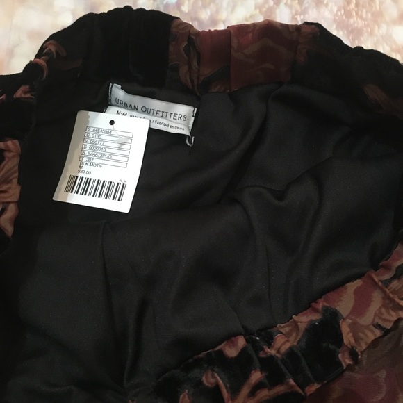 Urban Outfitters Velvet Burnout Floral Shorts - Picture 6 of 8